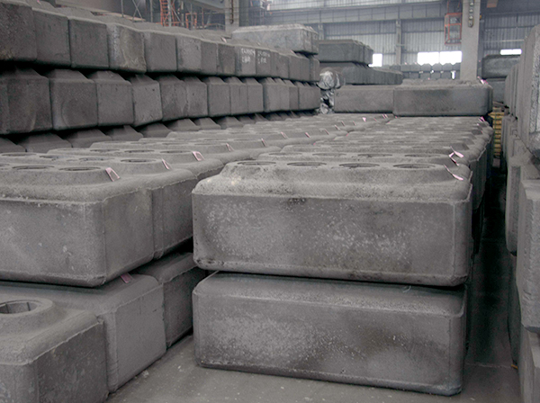 Prebaked anode carbon block for aluminum electrolysis